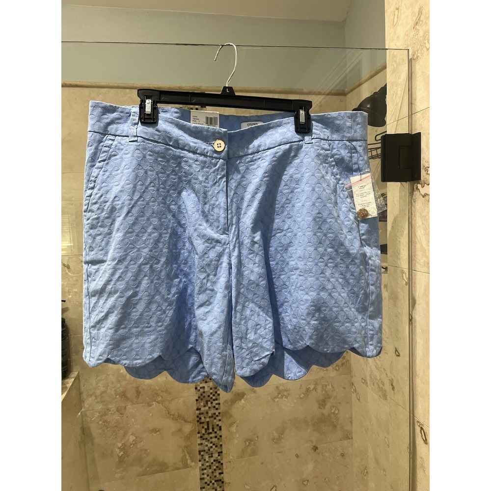 Crown & Ivy Shelby Curvy Scalloped Hem Textured Shorts Blue 16W